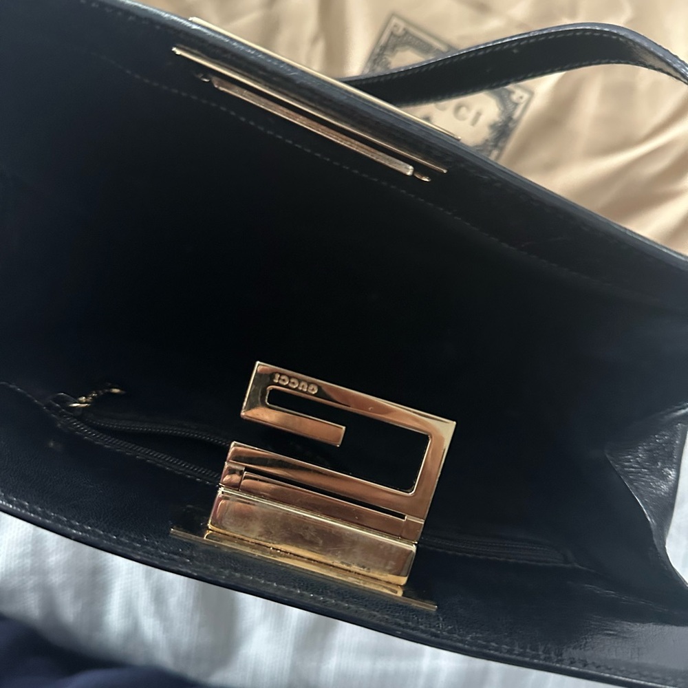Vintage Gucci Black Leather Bag with Gold Accent - Picture 4 of 7